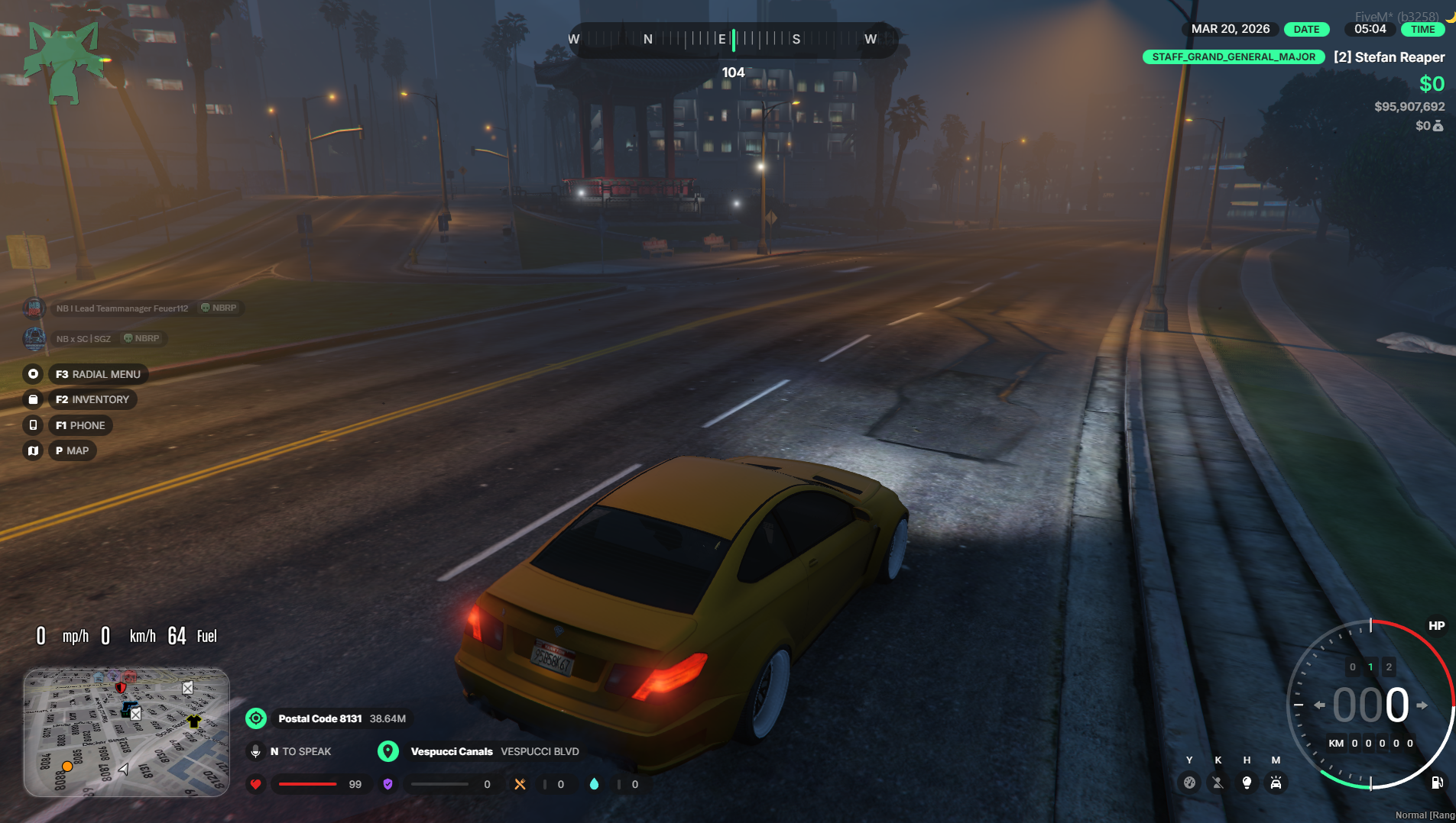 Fahrt durch Neon Bay bei Nacht